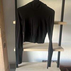 Lululemon cropped pullover with hood in good used condition